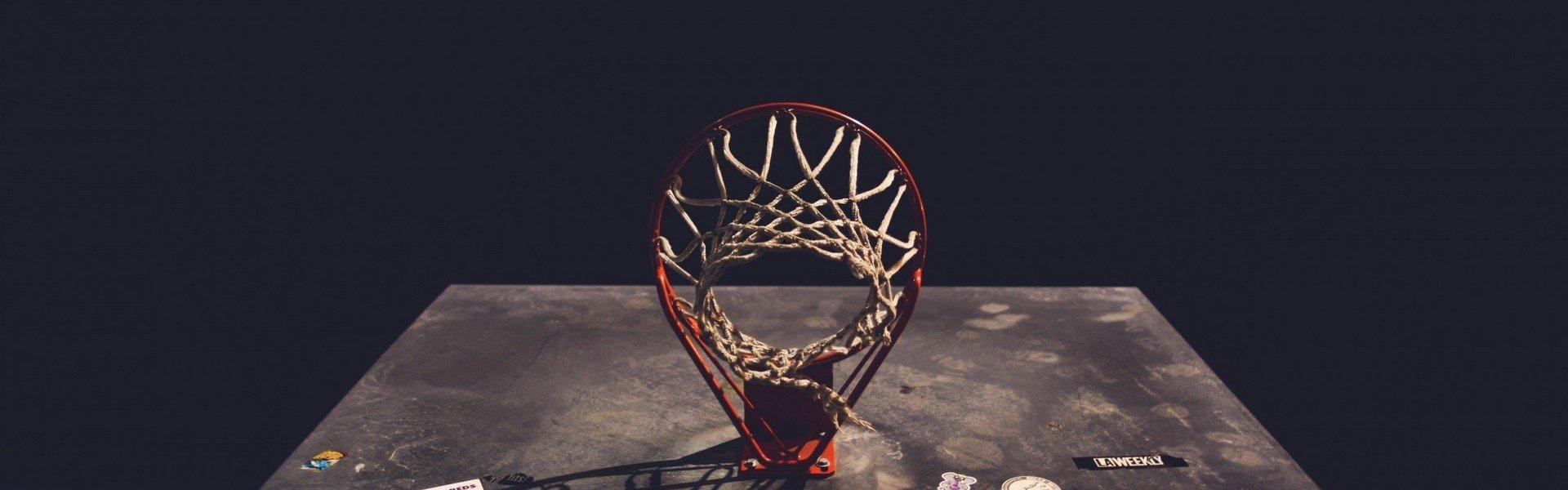 半场战报，水晶宫1-0领先利物浦，萨尔破门，阿利松三度救险力保悬念