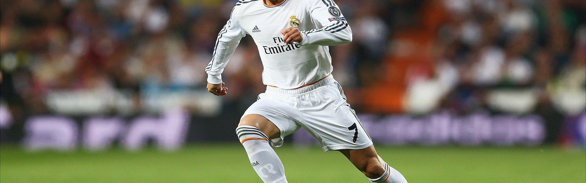 哈兰德梅开二度助曼城大胜 英超金靴之争再起波澜