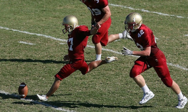 东亚足球锦标赛，中国男足技战术全面落后，0-3不敌日本队暴露深层差距