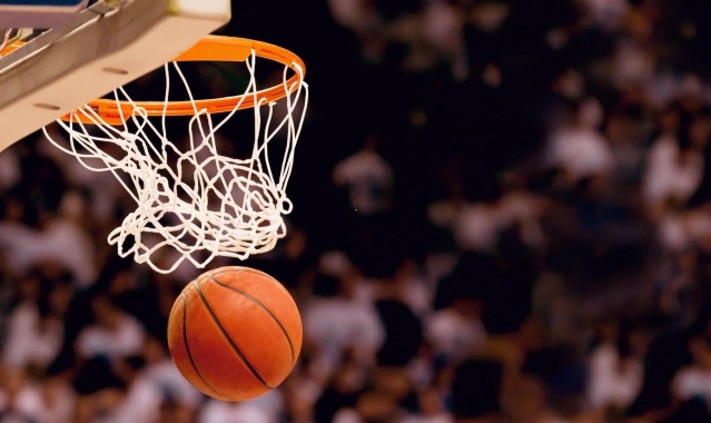 巨星伤愈复出点燃赛场，球队逆境迎来转机