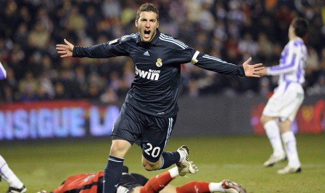 国羽新星闪耀全英赛，力克强敌斩获男单冠军