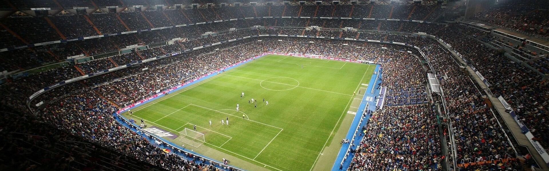 F1大奖赛西班牙站，维斯塔潘强势夺冠，红牛车队再显统治力