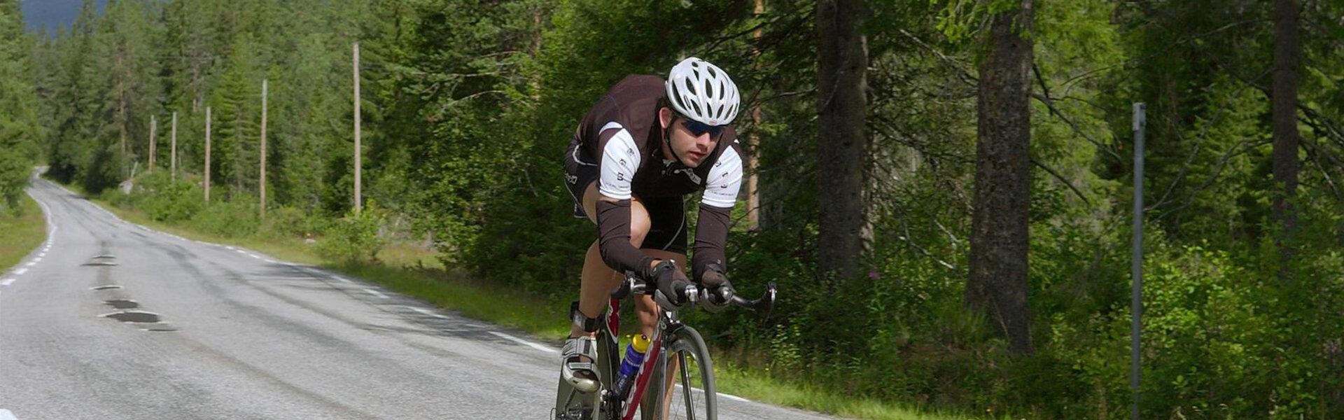 稳健核心显锋芒，王俊杰14+6助队挺进亚洲杯决赛