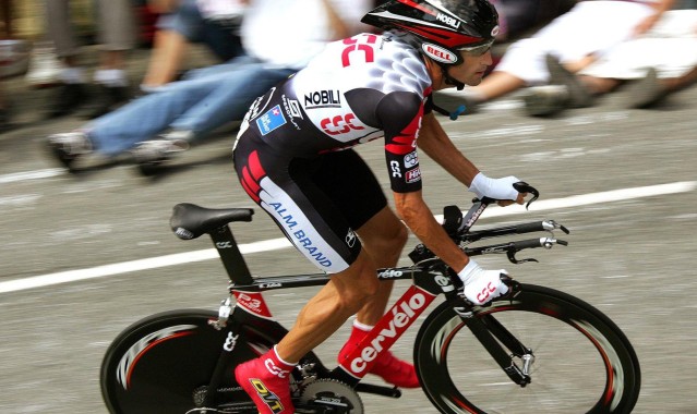 中国冰雪运动蓬勃发展，年轻选手国际赛事崭露头角