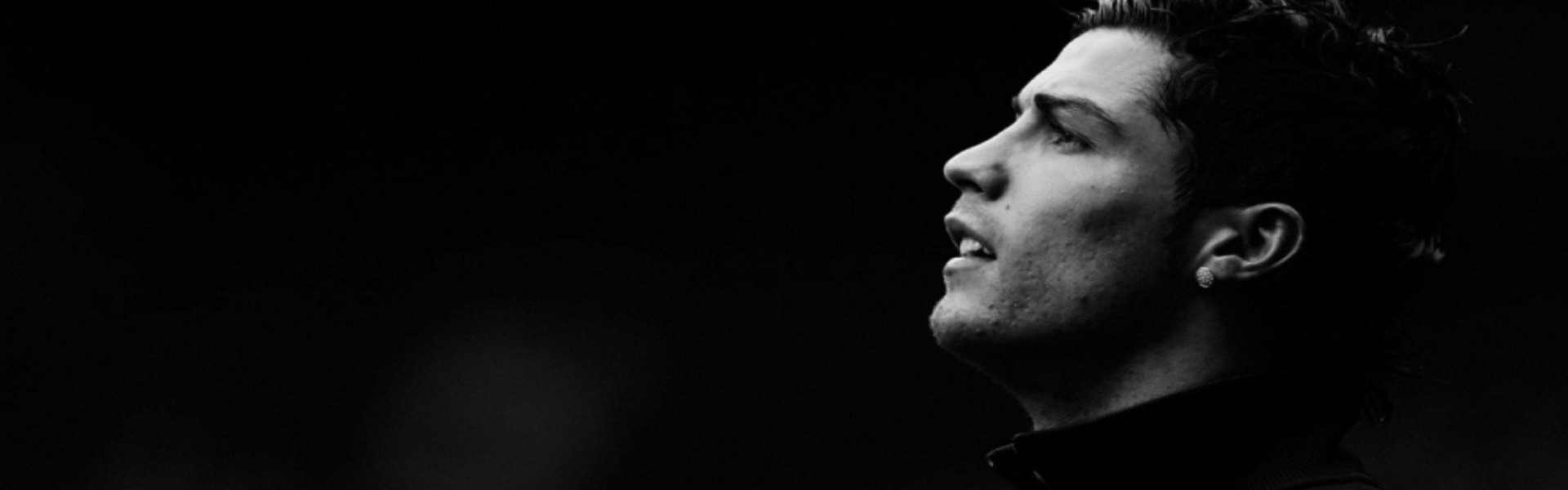 激情对决！同城德比战引爆全场，胜负悬念保持至最后一刻