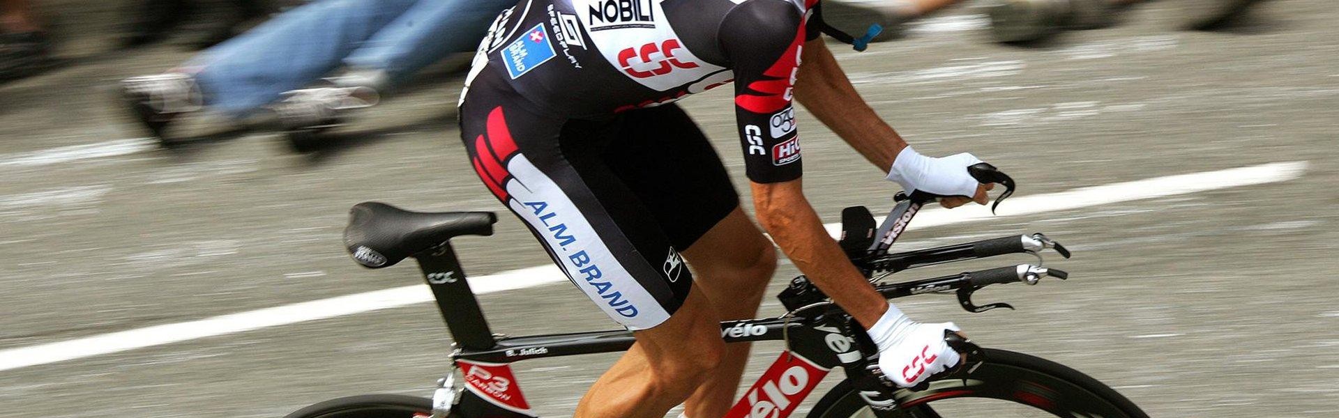 格斗之夜，巅峰对决引爆全球拳迷热情