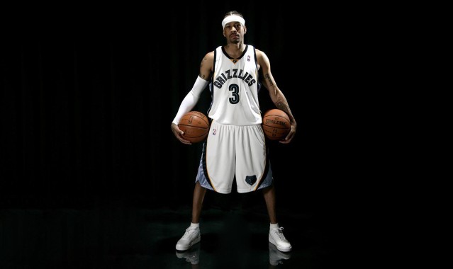 库里狂砍50分率勇士逆转取胜，三分雨浇灭对手反扑希望